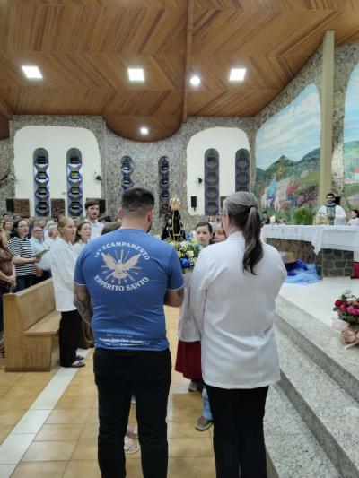 3º Dia da Novena reúne centenas de devotos no Santuário Nossa Senhora Aparecida Celebração foi presidida pelo Padre Aroldo Shinemann Filho e marcada por fé